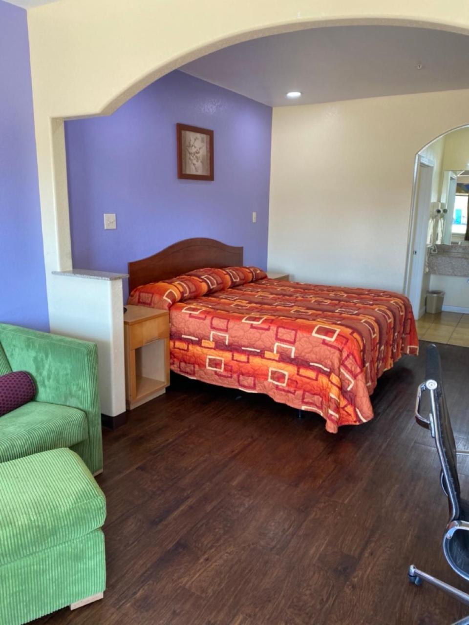 Relax Inn & Suites انغلتون المظهر الخارجي الصورة