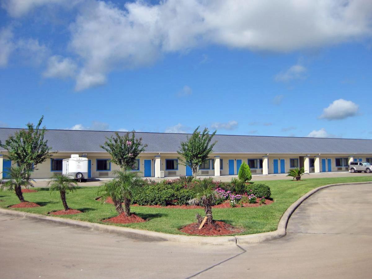 Relax Inn & Suites انغلتون المظهر الخارجي الصورة